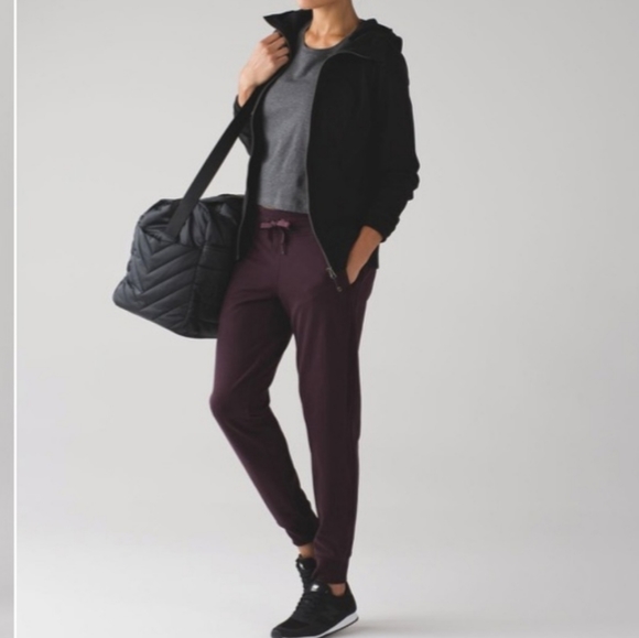 lululemon athletica Pants - Lululemon Fleece Please Jogger Size 4 color Black Cherry